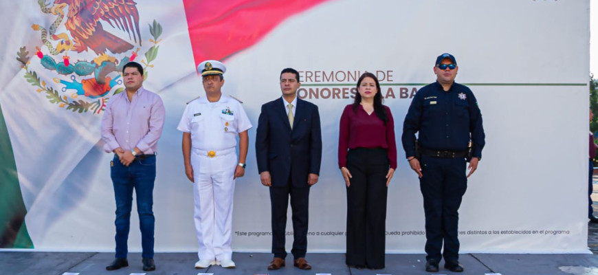 Participan empleados del Gobierno de Matamoros en ceremonia de honores organizada por Bienestar Social