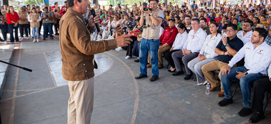 Agradece Alcalde Mario López a Presidente AMLO y al Gobernador AVA, por apoyos a familias humildes