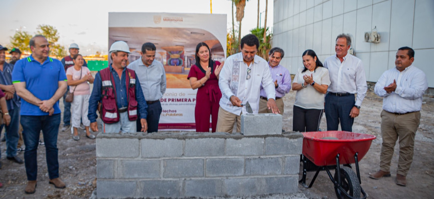 Alcalde Mario López inicia construcción de nuevo edificio que albergará oficinas de servicios públicos municipales.