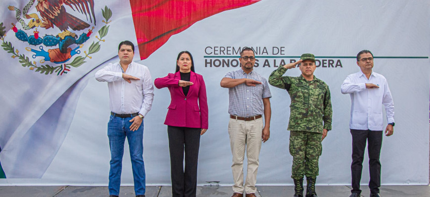Participan servidores públicos en ceremonia de honores organizada por Gobierno de Matamoros a través